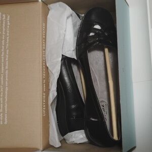 Life Stride Women's Classic Black Loafers